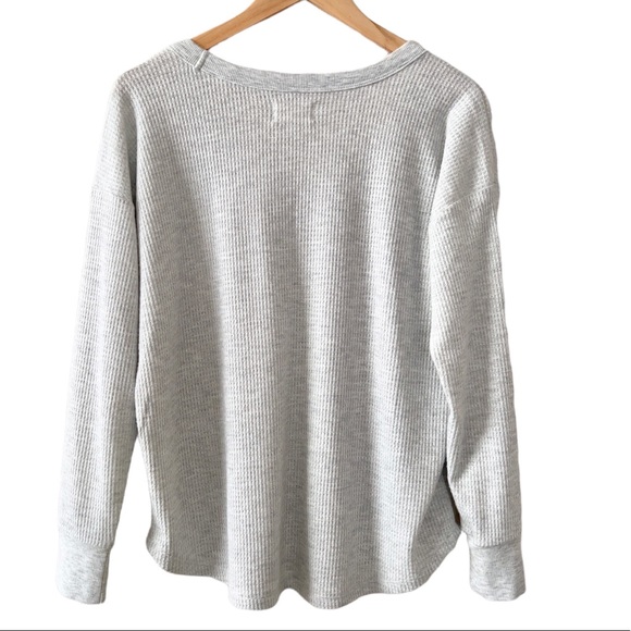 Lou Grey Waffle Shirttail Top - Picture 6 of 8